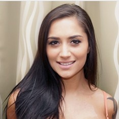 Shaved Giselle Mari masturbates